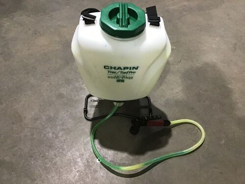 Chapin 61900 4-Gallon Tree and Turf Pro Commercial Backpack Sprayer - Missing Wand  - Lot 654