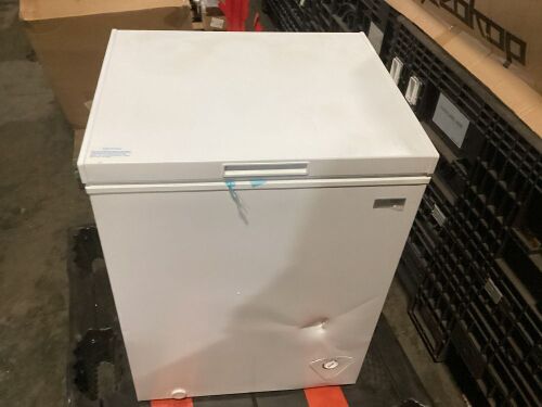 Vissani 5 cu. ft. Chest Freezer - New w/ Cosmetic Damage - Lot 29