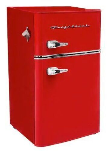 3.2 cu. ft. Retro Mini Fridge - Lot 81