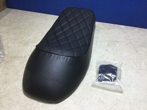 Lot of (6) Motorcycle Seats  - Lot 934