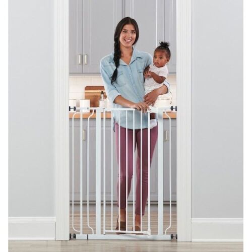 Regalo 36.5-in x 41-in Pressure Mounted White Metal Safety Gate - Lot 564