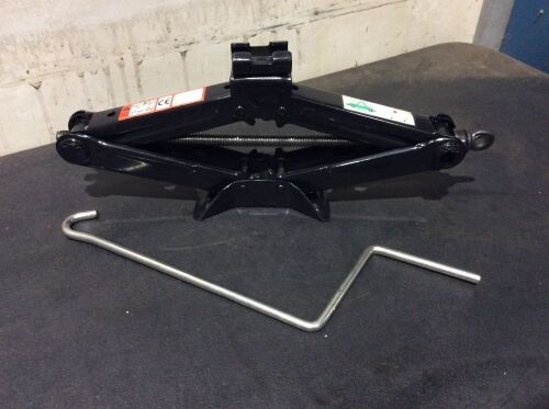 Scissor Jack Lift with Crank Handle  - Lot 577