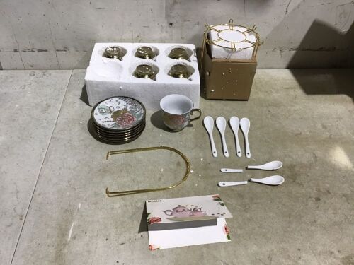 Tea Set - 2 Spoons Broken  - Lot 839