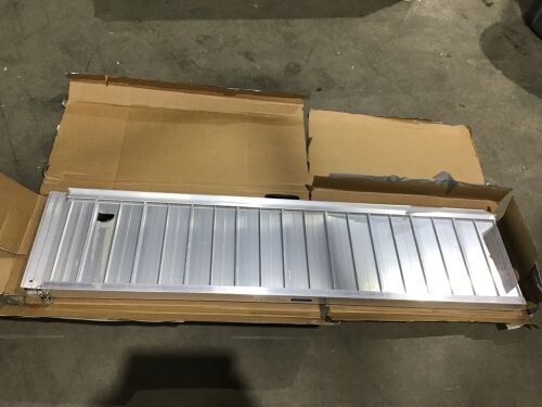 Aluminum Loading Ramp  - Lot 744