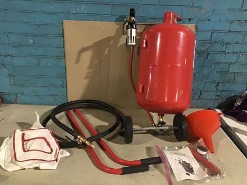 Commercial 10 Gallon Portable Air Sandblaster Sand Blaster Kit High-Pressure Tank - Lot 66