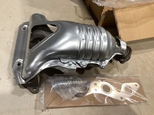 Exhaust Manifold Catalytic Converter Replacement Honda Civic 1.7L  - Lot 365