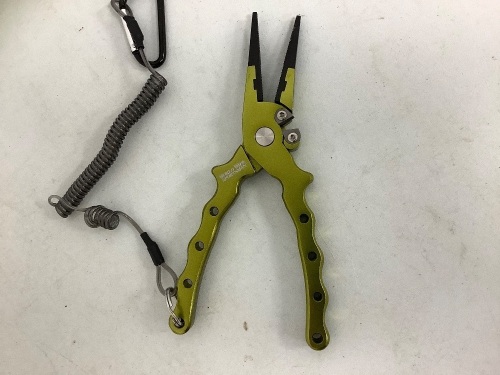 World Wide Sportsman Aluminum Needle Nose Pliers, E-Commerce Return, Sold as is - Lot 116