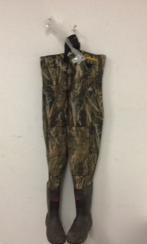 Waist High Hunting Waders for Men, 9Reg, E-Commerce Return, Sold as is - Lot 160