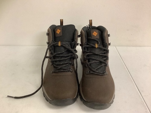Columbia Newton Ridge Plus II Waterproof Boots, Size 9.5W, Appears New - Lot 287