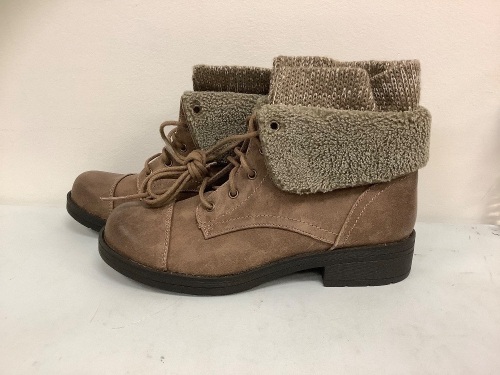 Natural Reflections Ladies Boots, 10M, E-Commerce Return, Sold as is - Lot 364