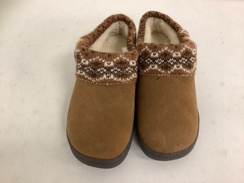 Natural Reflections Fur Lined Slip Ons, Size 7, Appears New - Lot 462