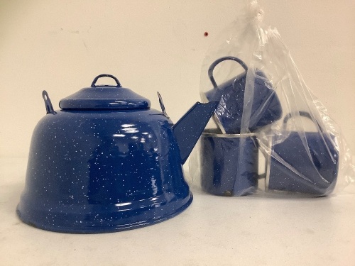 Percolator with 3 Mugs, E-Commerce Return - Lot 525