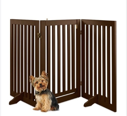 31.5in 3-Panel Freestanding Wooden Pet Gate w/ Door, Support Feet - Lot 181