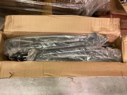Set of 2 Outdoor Lawn Chairs, Beige - Lot 209
