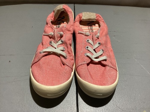 Natural Reflections Canvas Shoes, Pink, Ladies Size 7 - Lot 220
