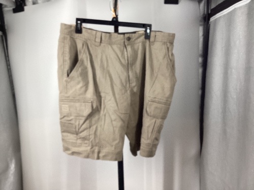 Red Head Men's Shorts, Stretch, 38 - Lot 406