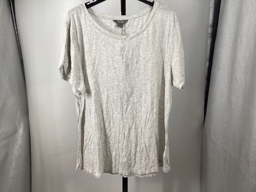 Natural Reflections Women's Tee, 1X - Lot 470