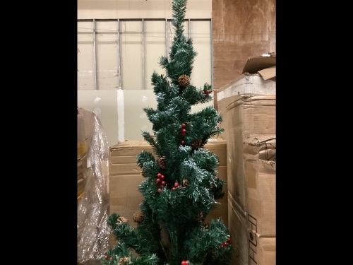 Christmas Tree w/ Pine Cones, Berries, 5.5ft - Lot 725