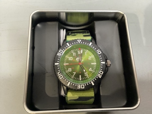 Wristwatch w/ Camo Wristband - Lot 286