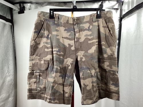 Men's Camo Cargo Shorts, Size 38 - Lot 295