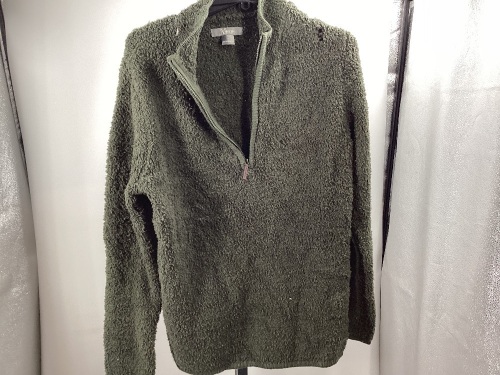 Natural Reflections Women's 3/4 Zip, Size Small, Small Hole on Shoulder - Lot 418