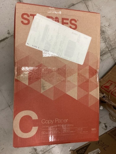 Staples Copy Paper 92 Bright, 20lb 2500 Sheets (500/pk) - Lot 618
