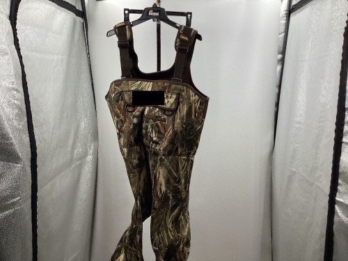 Mens Logo Fishing Waders, Size 11 - Lot 493