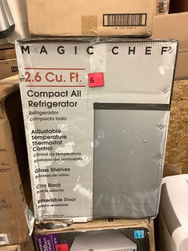 Magic Chef 2.6 cu. ft. Mini Fridge in Stainless Look, ENERGY STAR - Lot 6
