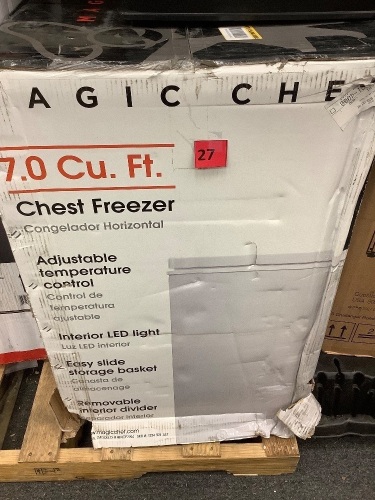 Magic Chef 7.0 cu. ft. Chest Freezer in White - Lot 27