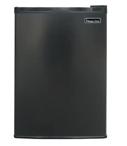 Magic Chef 2.6 cu. ft. Mini Fridge in Black, ENERGY STAR - Lot 35