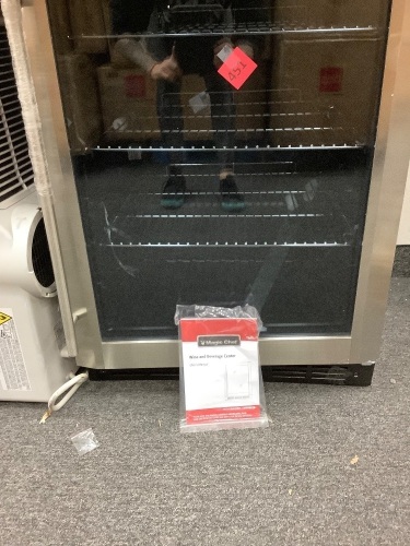 Magic Chef Beverage 23.4 in. 154 (12 oz.) Can Beverage Cooler, Stainless Steel - Lot 451