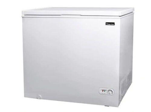 Magic Chef 7.0 cu. ft. Chest Freezer in White - Lot 92