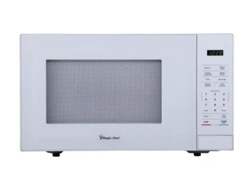 Magic Chef 1.1 cu. ft. Countertop Microwave in White - Lot 124