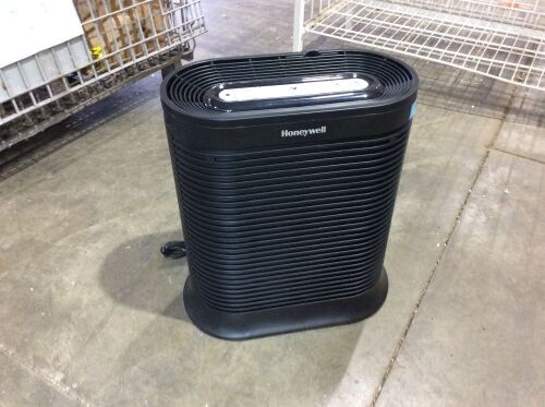 Honeywell HPA300 HEPA Air Purifier for Extra Large Rooms - Lot 832