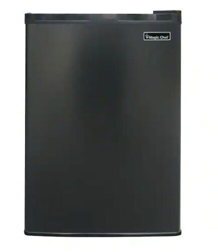 Magic Chef 2.6 cu. ft. Mini Fridge - Lot 288