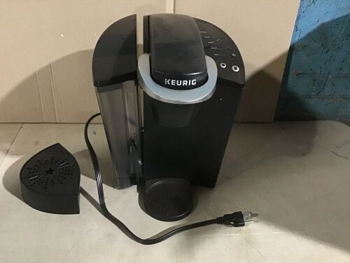 Keurig K-Classic K50 Single Serve K-Cup Pod Coffee Maker - Lot 915