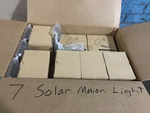 Lot of (7) Solar Motion Lights - Lot 285