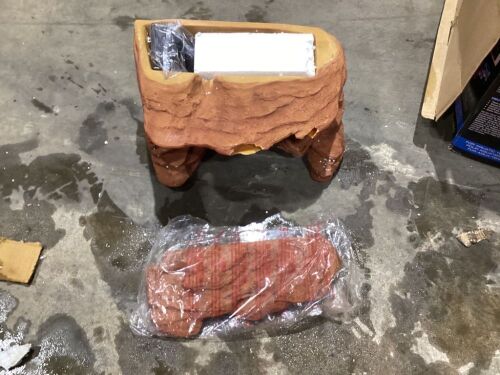 Exo Terra Turtle Cliff, Aquatic Terrarium Filter and Rock - Rock is Damaged - Lot 1176