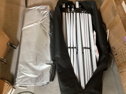 Large Pop up Canopy with carry bag, zipper broken - Lot 315