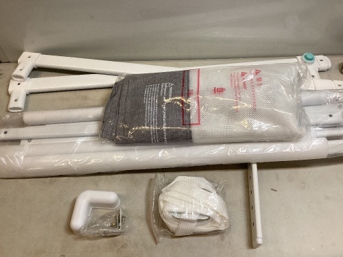 Toddler Safety Bed Rail - Lot 879