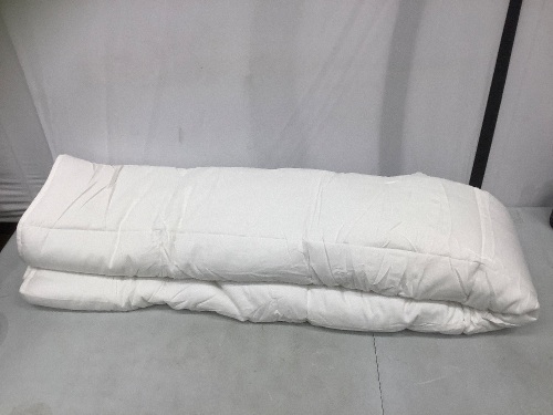 40x80 Comforter - Lot 318