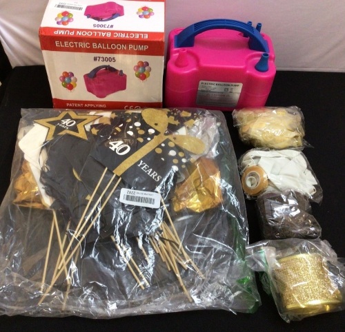 40th Birthday Party Decor & Balloon Pump - Lot 428
