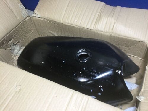 9L 2.4 Gallon Vintage Motorcycle Fuel Tank for Honda CG125 Cafe - Lot 166