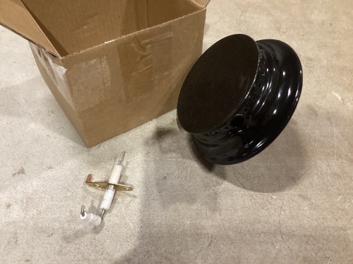 Gas Range Sealed Burner Head and Igniter - Lot 1072