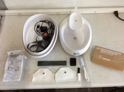 DOG CARE Noah Pet Water Fountain with Filter Replacement, Self Cleaning, Low Noise Design - E-Comm Return, Unknown Condition   - Lot 276