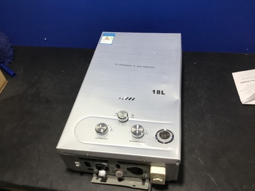 18L Gas Water Heater - Appears New with Damage - Lot 420