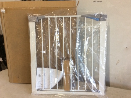 Baby Gate - Appears New  - Lot 899