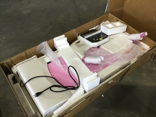 Treadmill - E-Comm Return, Unknown Condition  - Lot 787