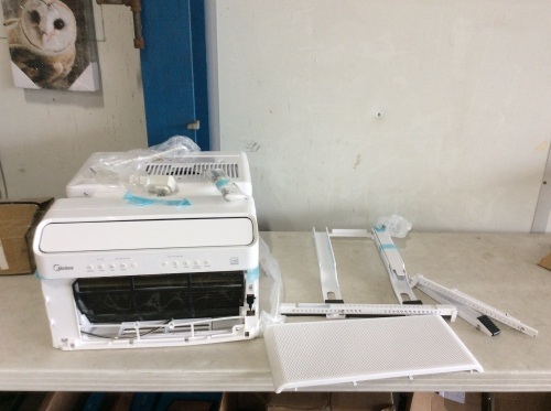 Midea U Inverter Window Air Conditioner 8,000BTU - New with Blemish, Tested/Works  - Lot 531