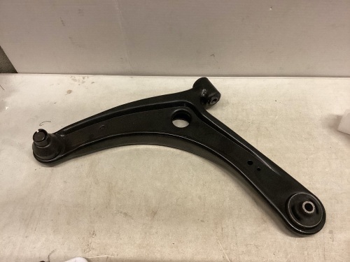 Suspension Control Arm, Make/Model Unknown - Lot 168